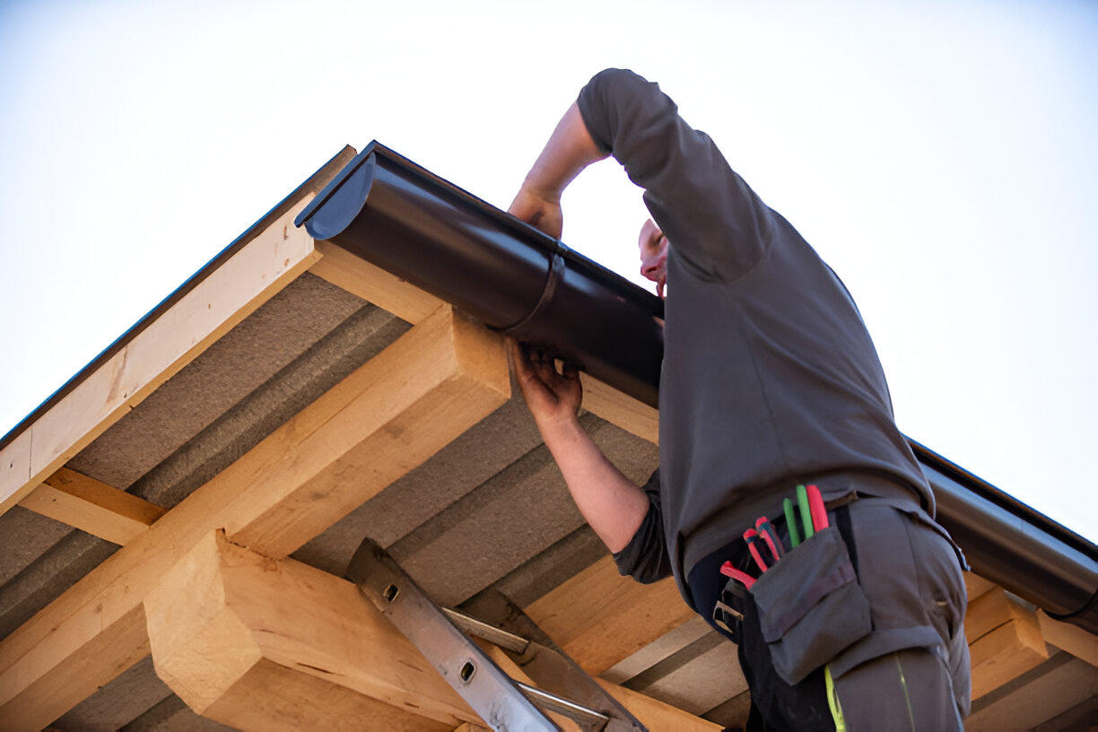 Gutter Repair Services In Woodland - Roofing Company In LA